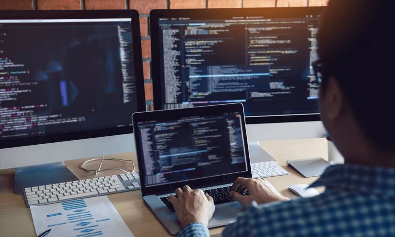 数据科学选型：R与Python如何赋能塔河县网站建设？